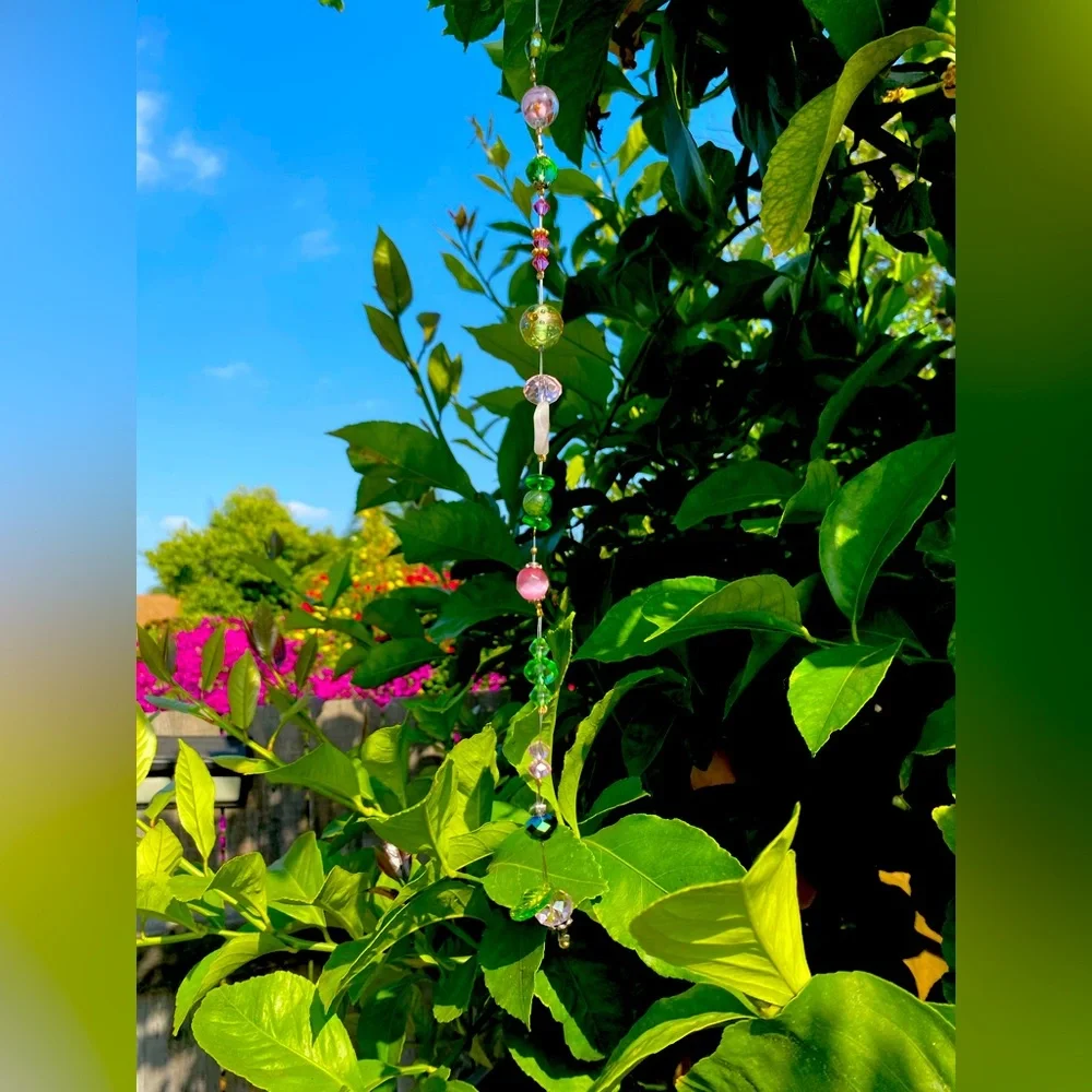 ☀️✨🌈😀Green and Pink crystal, Sun Catcher. ☀️✨🌈